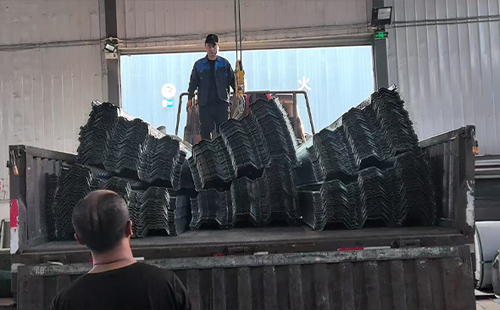 闭口楼承板耐火时限实测：大跨度怎样选贵德楼承板